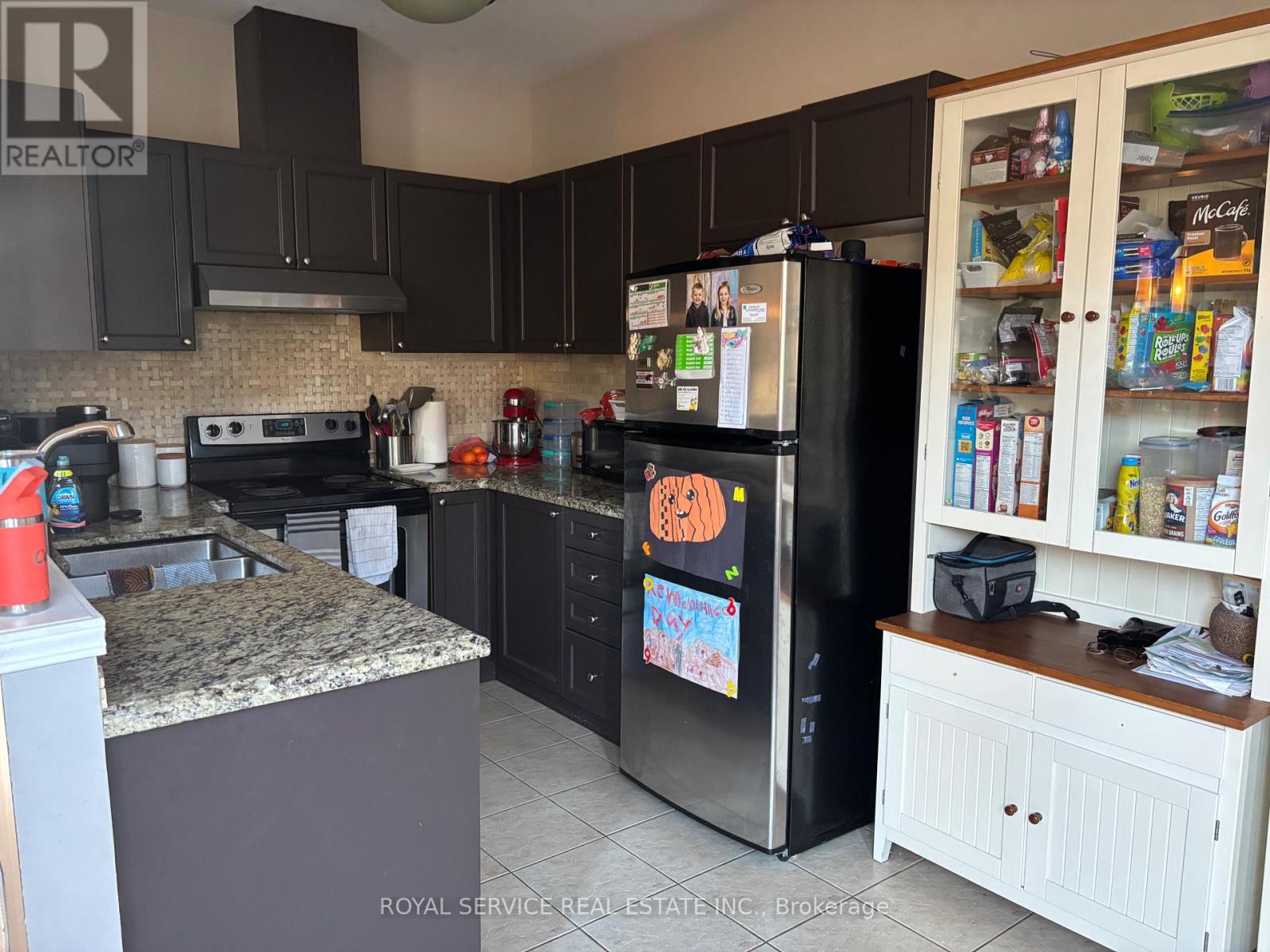 754 Carlisle Street, Cobourg, Ontario K9A 0C6 - Photo 5 - X12540476