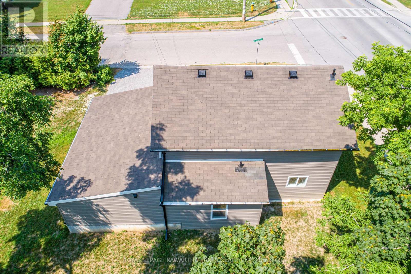 50 St Patrick Street, Kawartha Lakes, Ontario K9V 1R3 - Photo 26 - X12540502