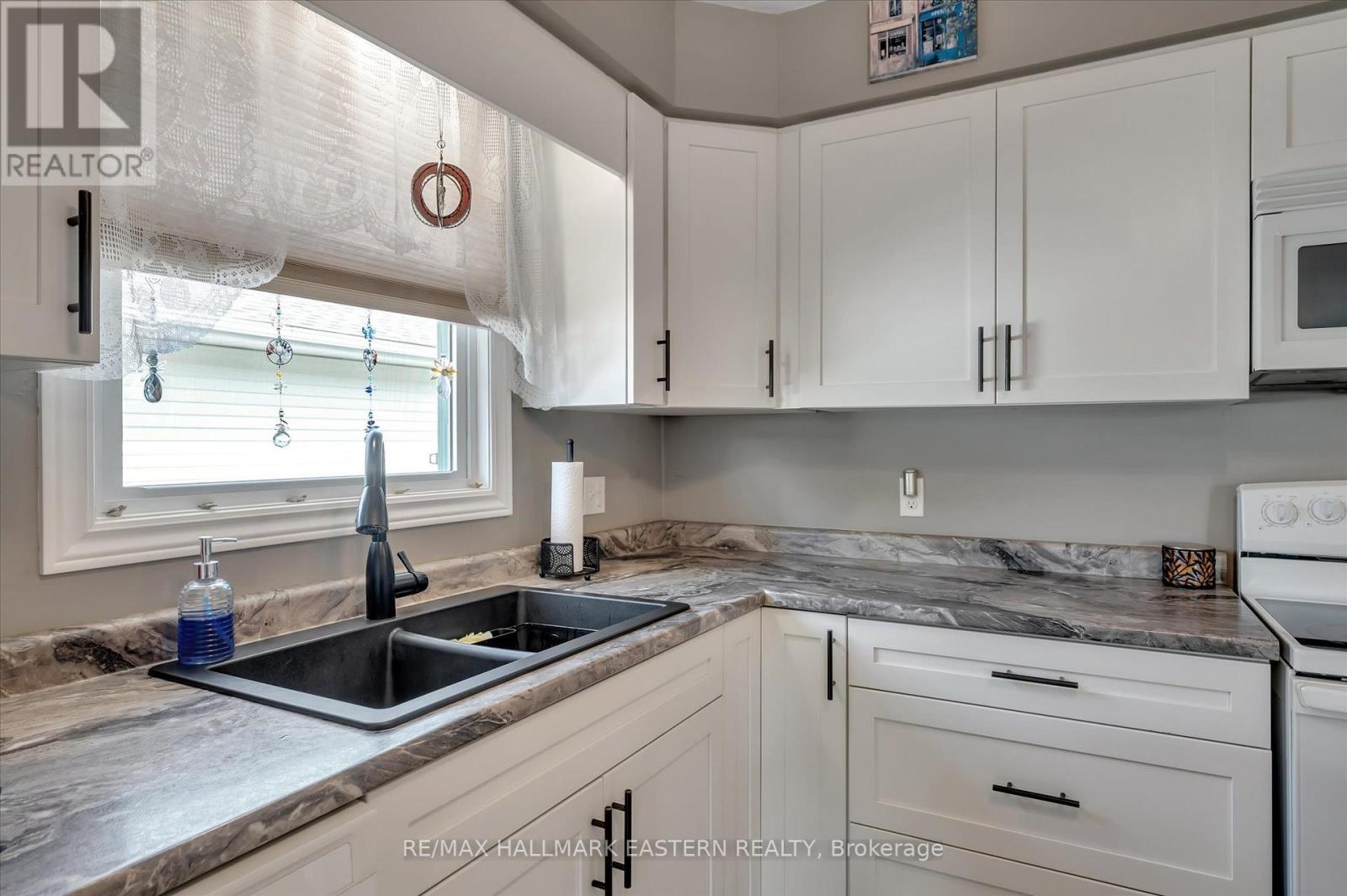 2574 Foxmeadow Road, Peterborough, Ontario K9L 1X2 - Photo 14 - X12540548