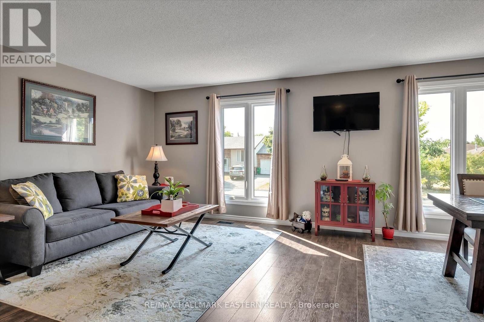 2574 Foxmeadow Road, Peterborough, Ontario K9L 1X2 - Photo 3 - X12540548