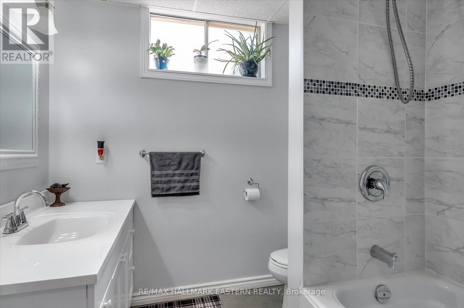 2574 Foxmeadow Road, Peterborough, Ontario K9L 1X2 - Photo 35 - X12540548