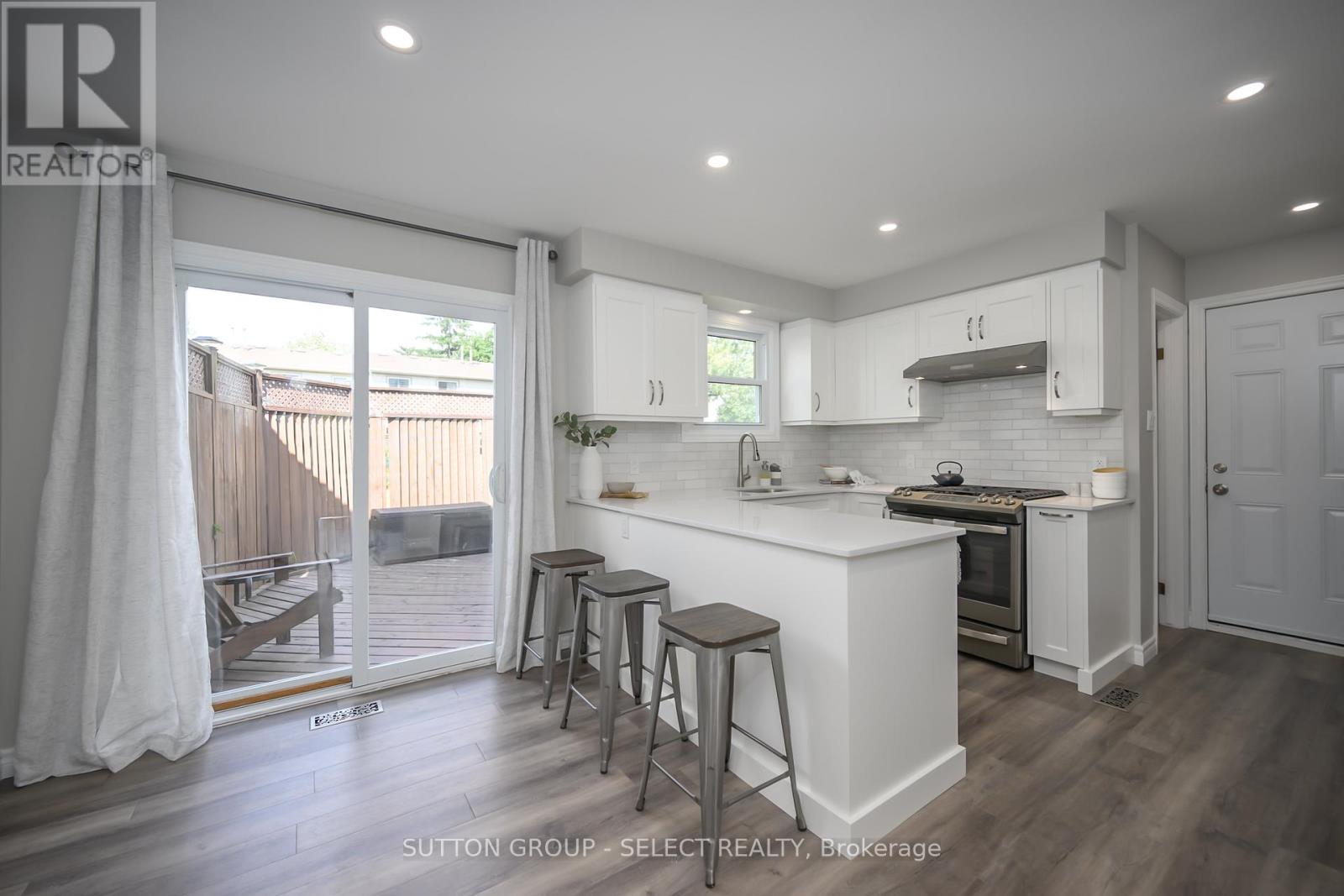 96 Elvira Crescent, London South, Ontario  N6E 2P5 - Photo 15 - X12540236