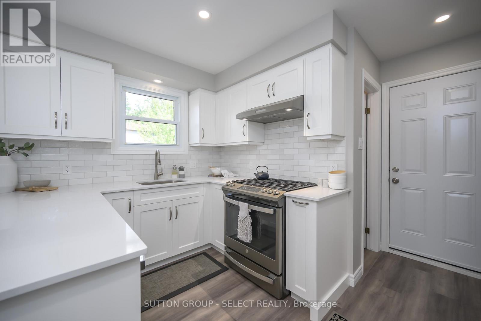 96 Elvira Crescent, London South, Ontario  N6E 2P5 - Photo 17 - X12540236