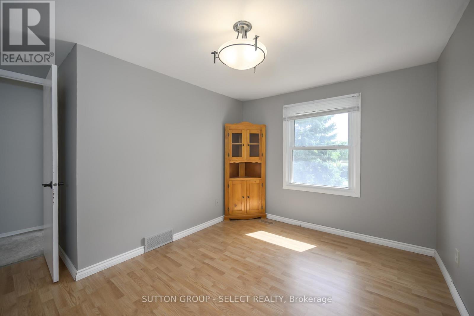 96 Elvira Crescent, London South, Ontario  N6E 2P5 - Photo 26 - X12540236