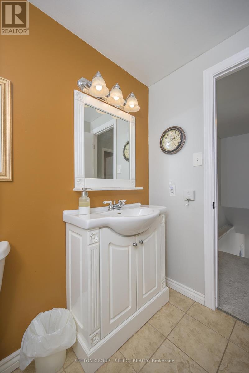 96 Elvira Crescent, London South, Ontario  N6E 2P5 - Photo 27 - X12540236