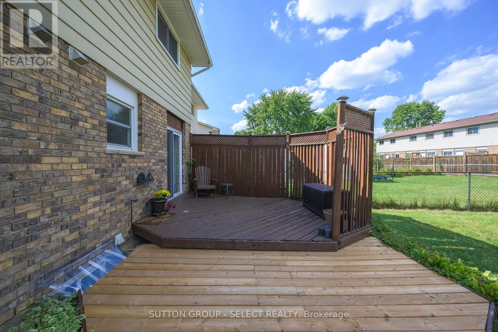 96 Elvira Crescent, London South, Ontario  N6E 2P5 - Photo 8 - X12540236