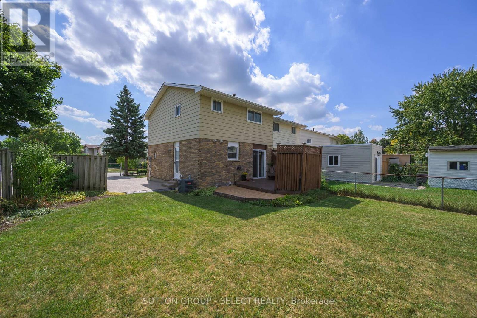 96 Elvira Crescent, London South, Ontario  N6E 2P5 - Photo 9 - X12540236