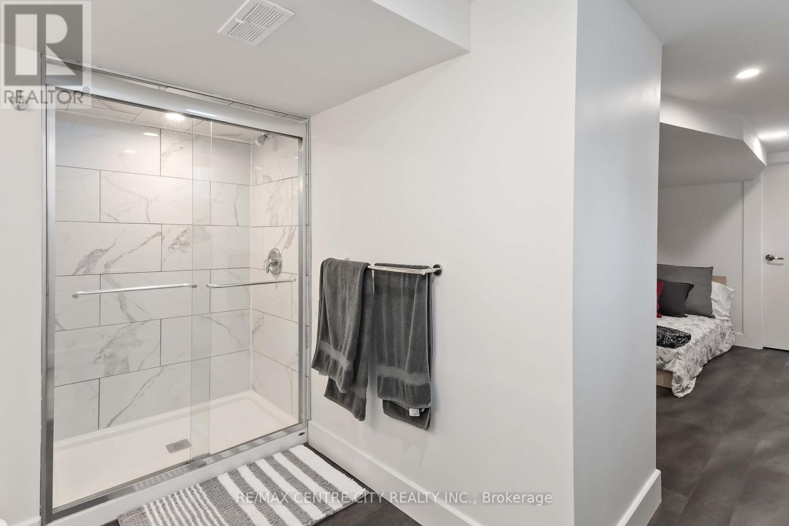 74 Doulton Street, London East, Ontario  N5W 2P7 - Photo 38 - X12540276