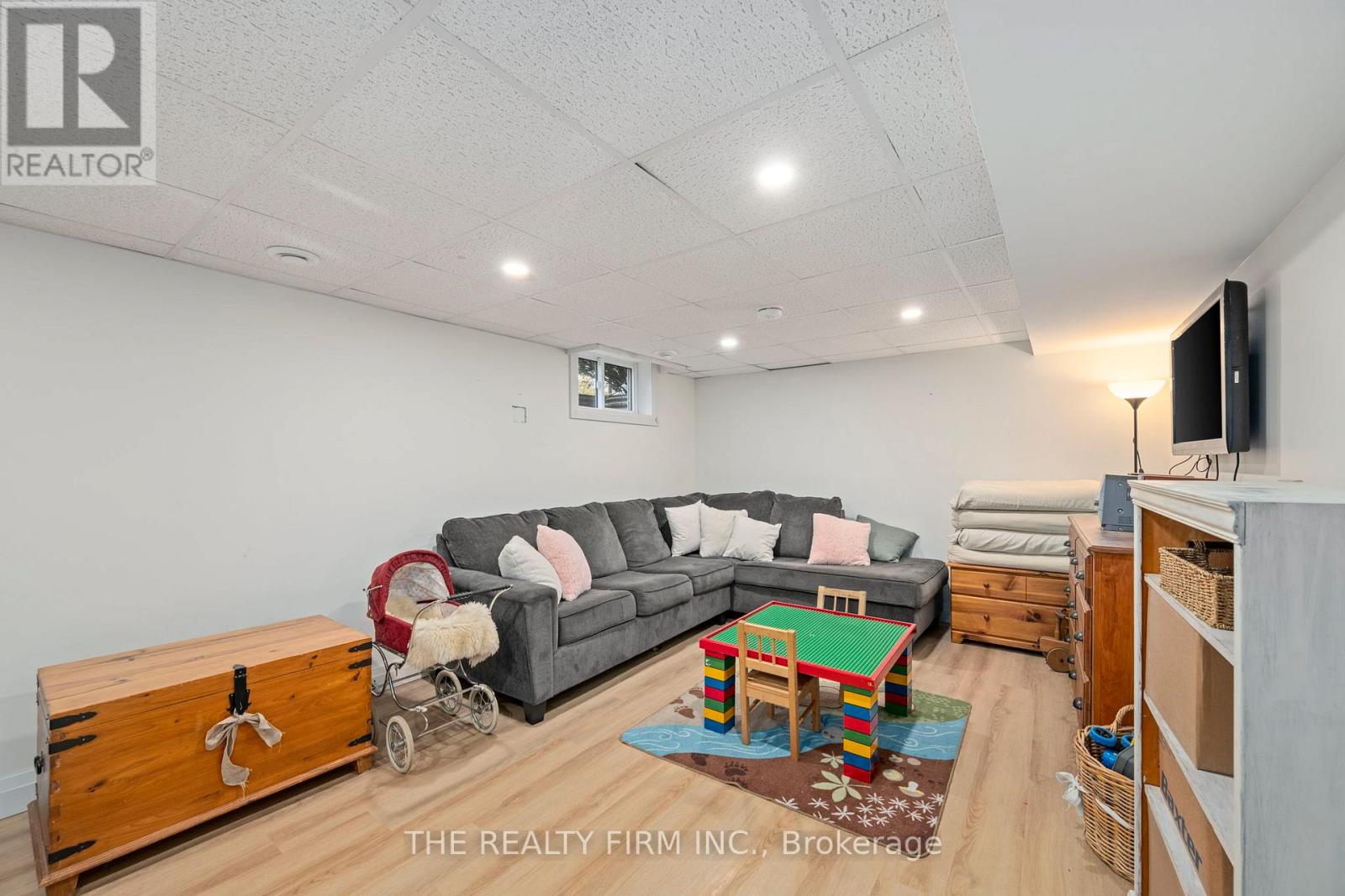 179 Valleyview Drive, Middlesex Centre, Ontario N0L 1R0 - Photo 10 - X12540366