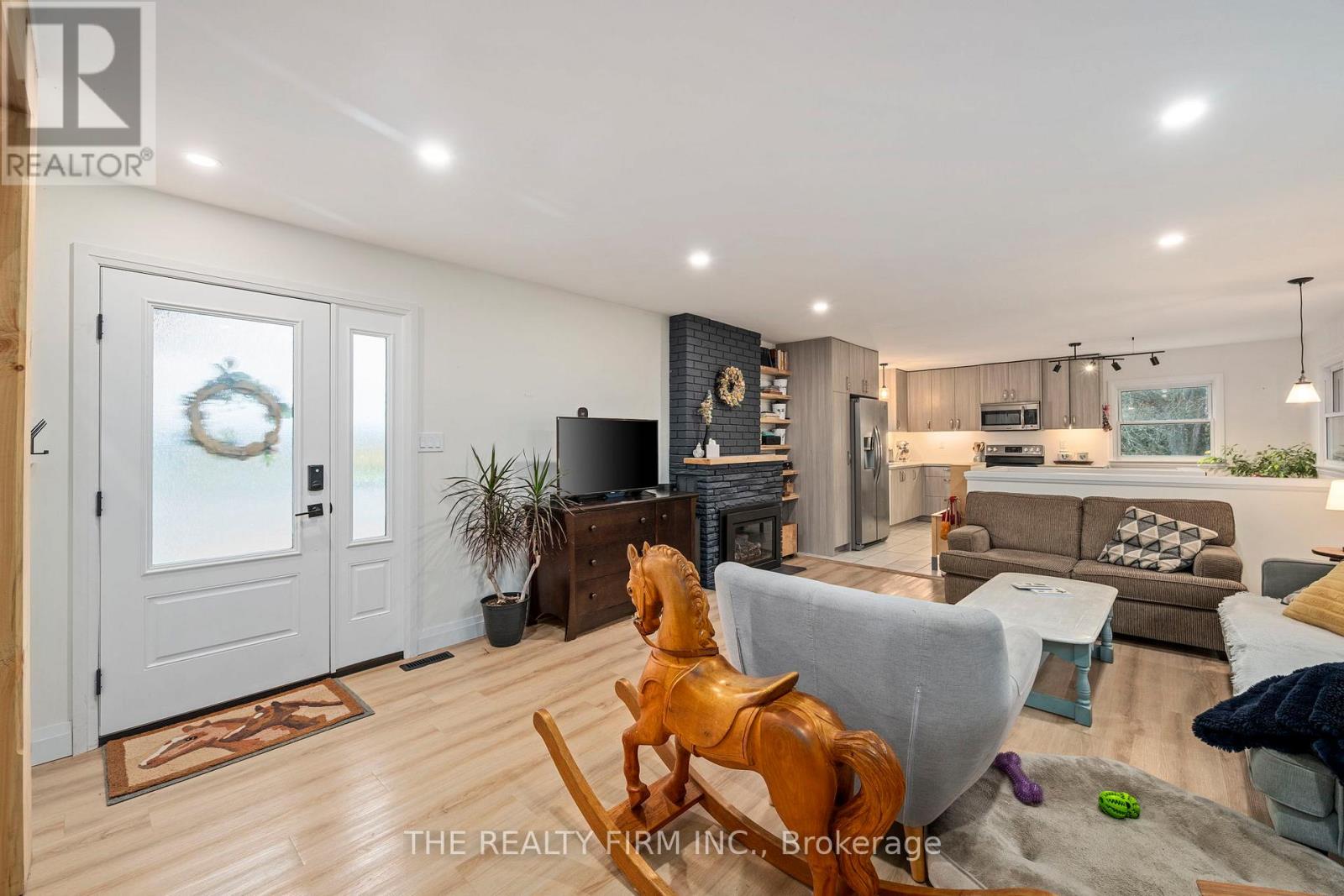 179 Valleyview Drive, Middlesex Centre, Ontario N0L 1R0 - Photo 20 - X12540366