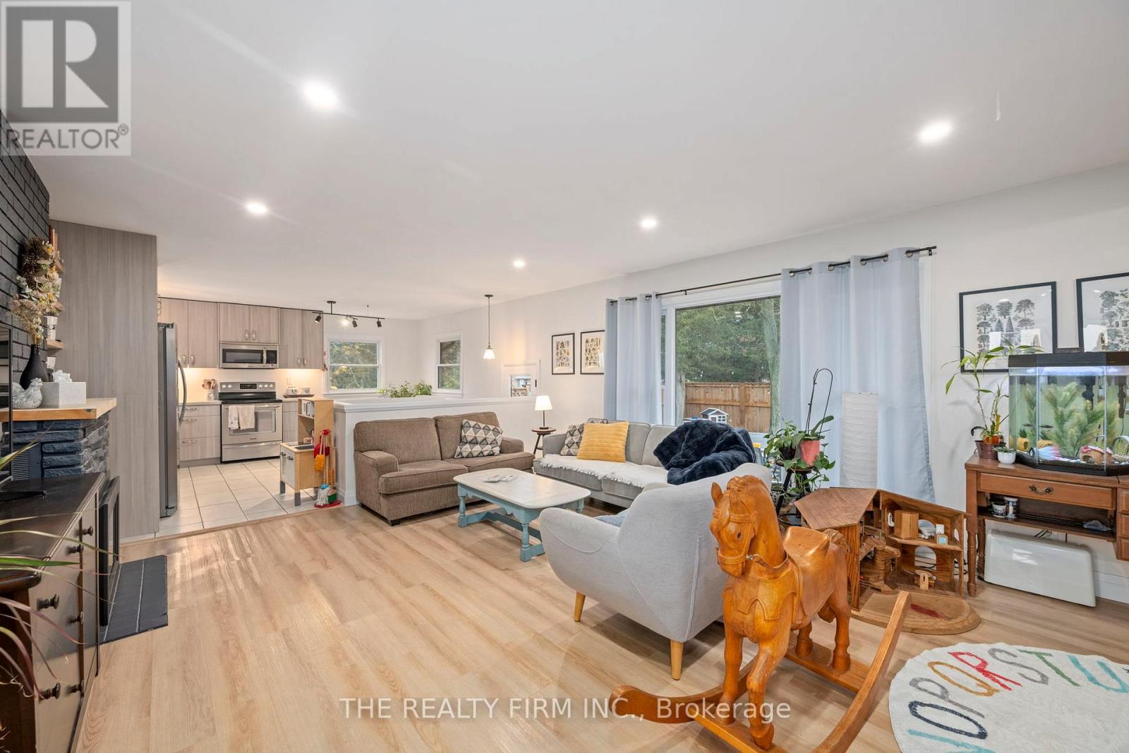 179 Valleyview Drive, Middlesex Centre, Ontario N0L 1R0 - Photo 21 - X12540366