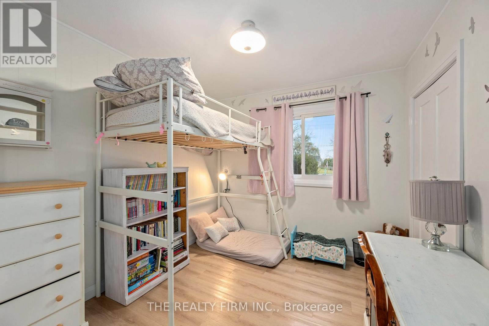 179 Valleyview Drive, Middlesex Centre, Ontario N0L 1R0 - Photo 25 - X12540366