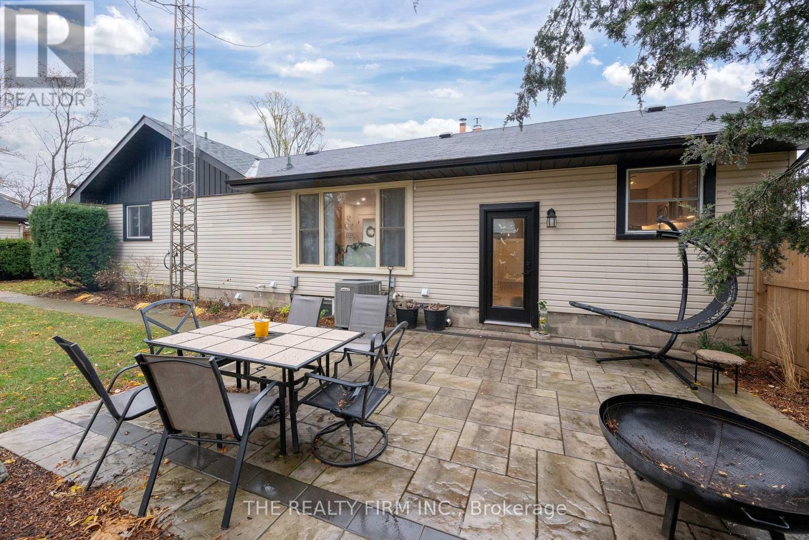 179 Valleyview Drive, Middlesex Centre, Ontario N0L 1R0 - Photo 27 - X12540366