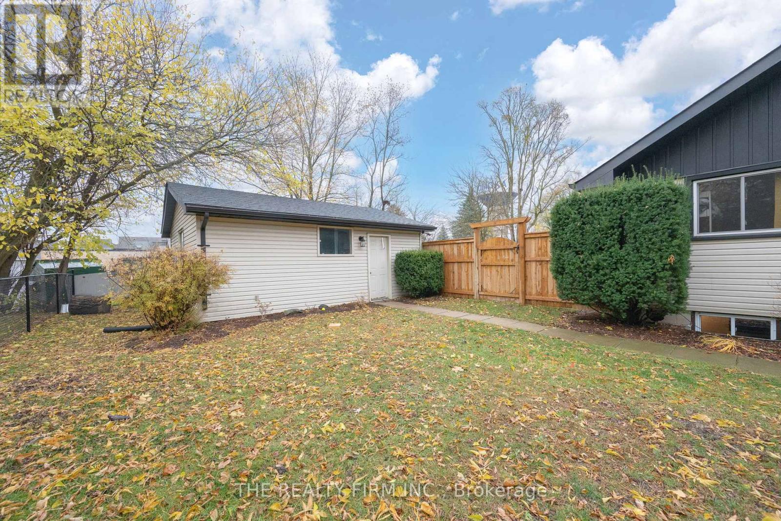 179 Valleyview Drive, Middlesex Centre, Ontario N0L 1R0 - Photo 30 - X12540366