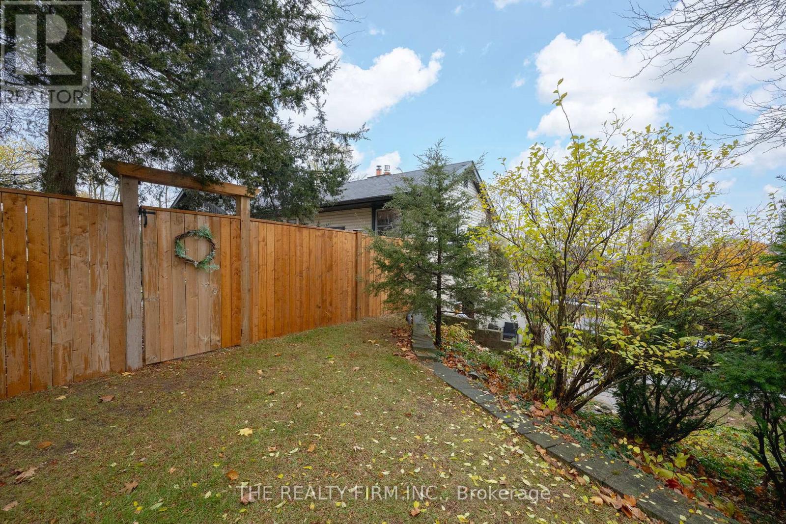 179 Valleyview Drive, Middlesex Centre, Ontario N0L 1R0 - Photo 31 - X12540366