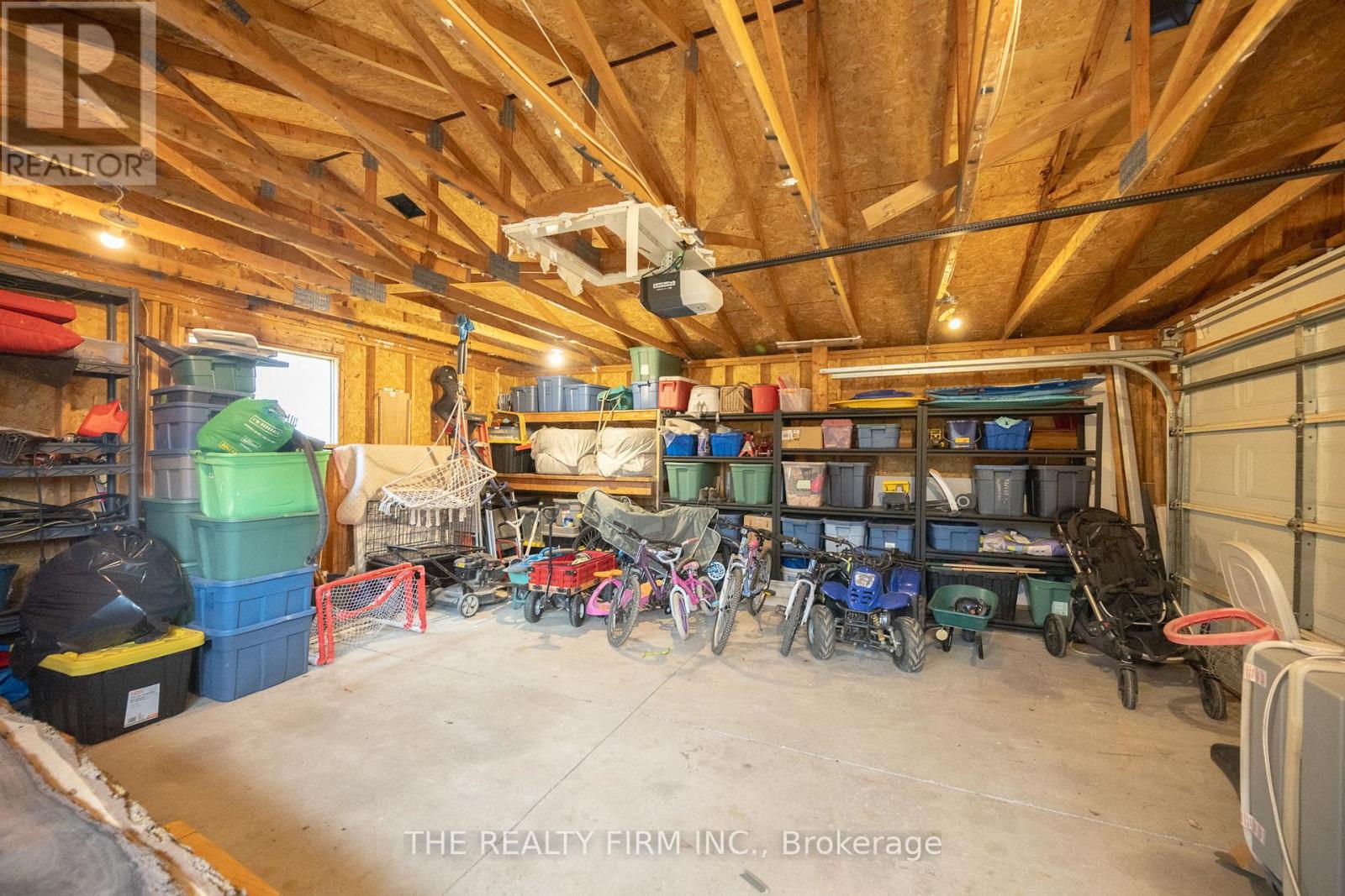 179 Valleyview Drive, Middlesex Centre, Ontario N0L 1R0 - Photo 33 - X12540366