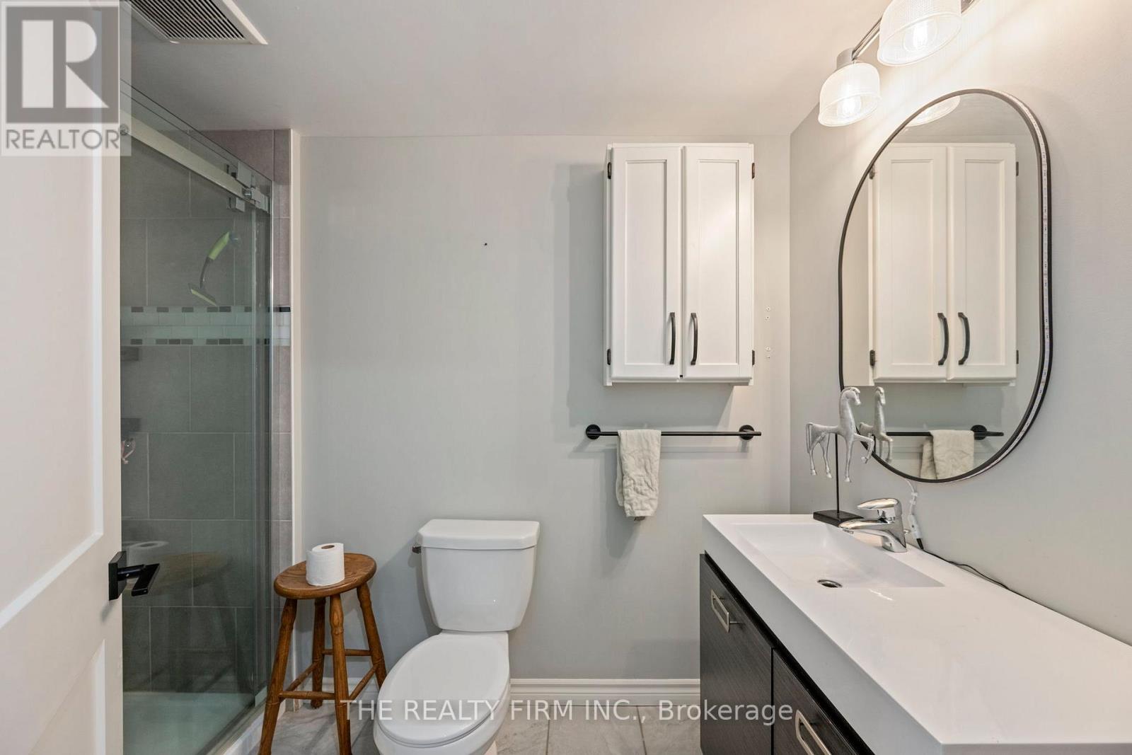 179 Valleyview Drive, Middlesex Centre, Ontario N0L 1R0 - Photo 7 - X12540366