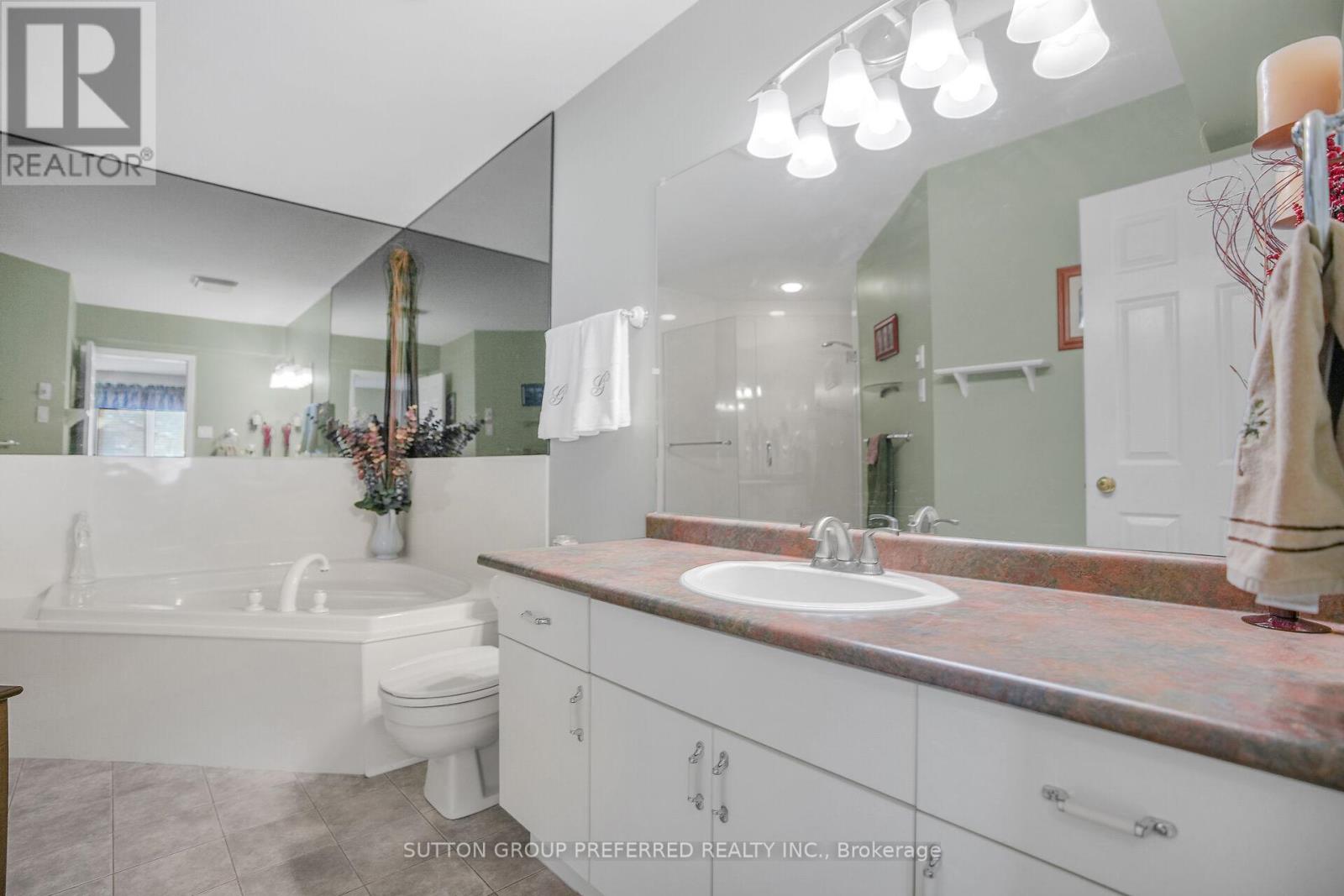 55 - 99 Edgevalley Road, London East, Ontario  N5Y 5N1 - Photo 20 - X12540372