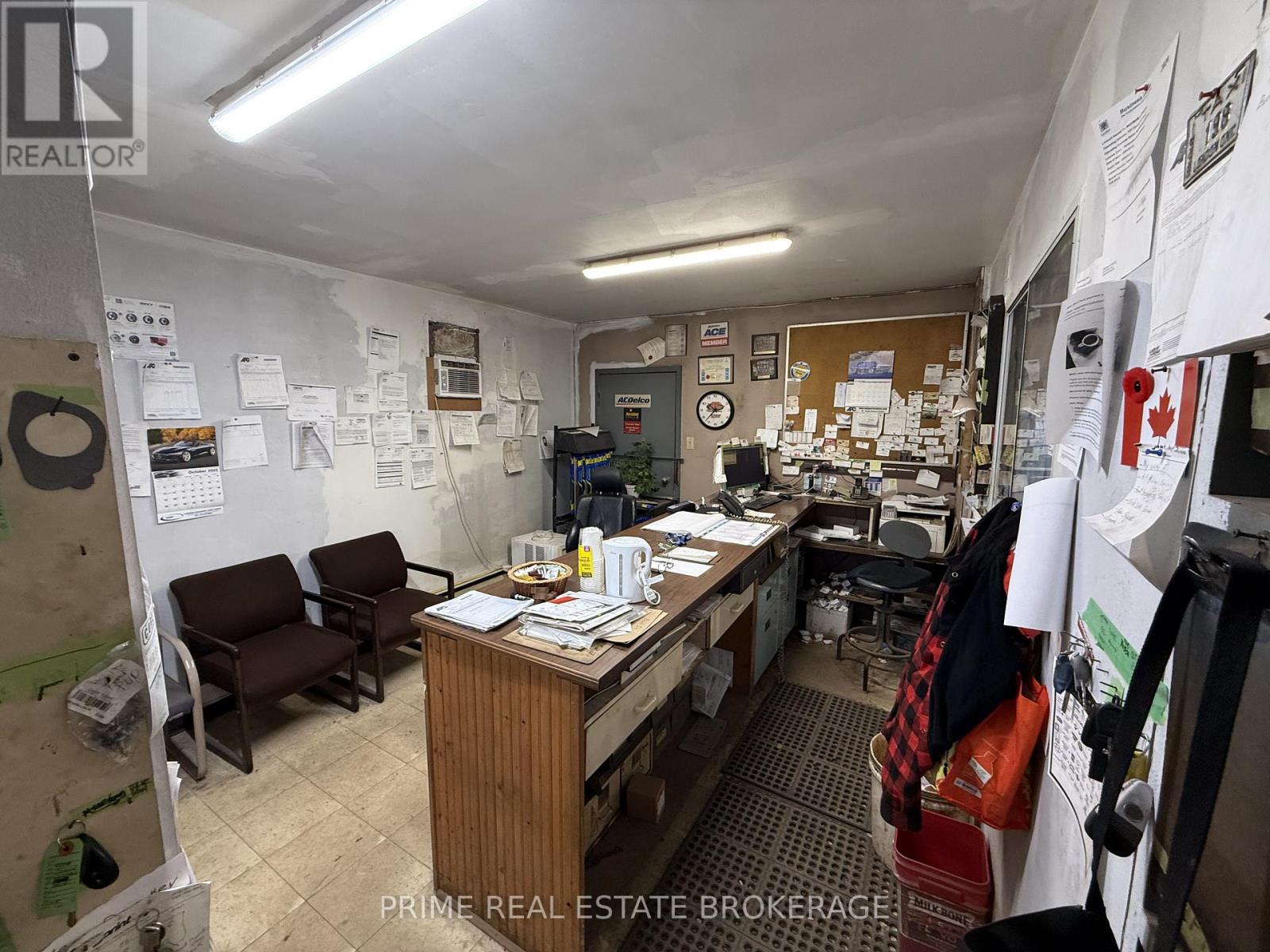 703 Central Avenue, London East, Ontario  N5W 3P9 - Photo 12 - X12540428