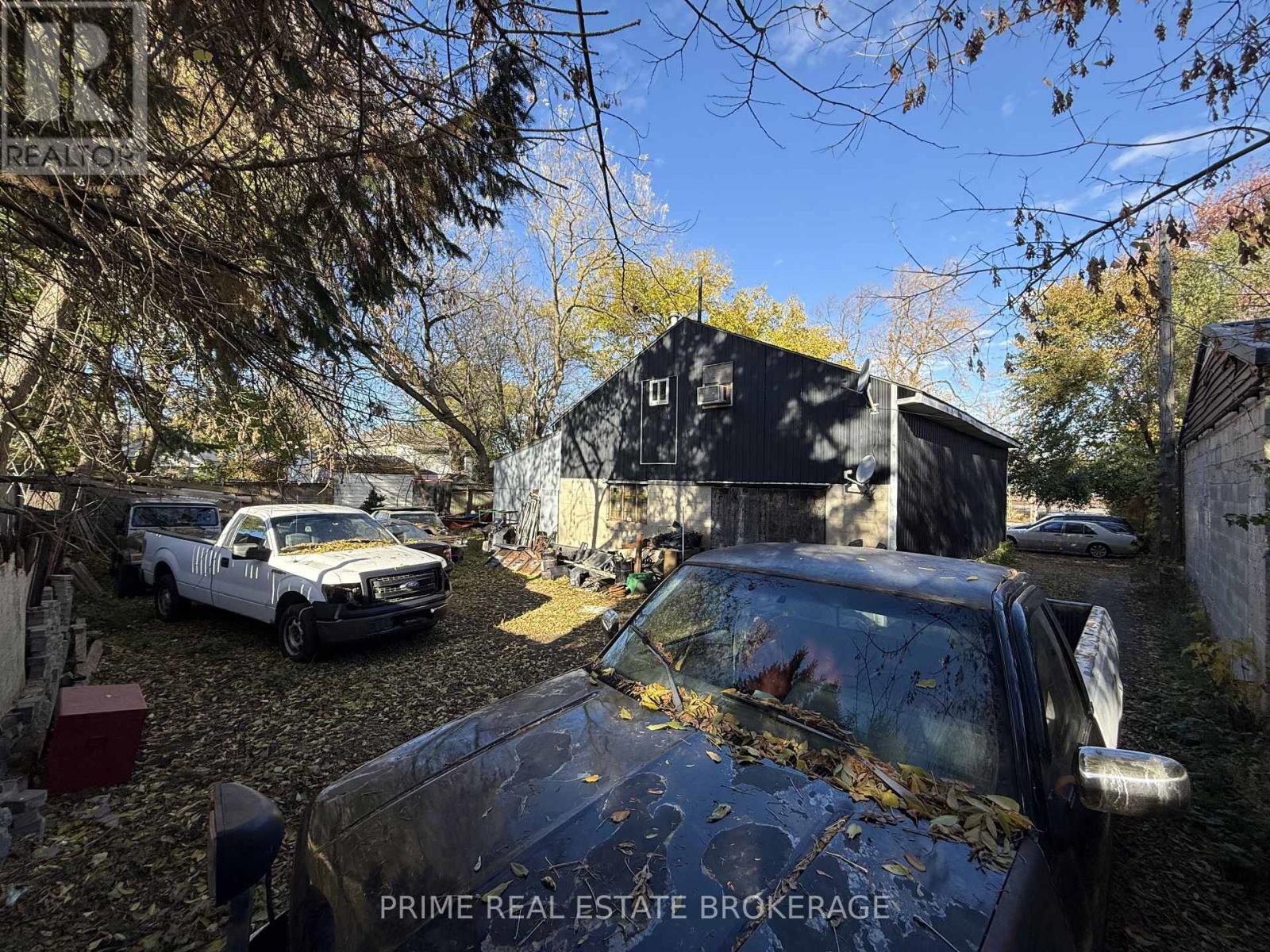 703 Central Avenue, London East, Ontario  N5W 3P9 - Photo 6 - X12540428