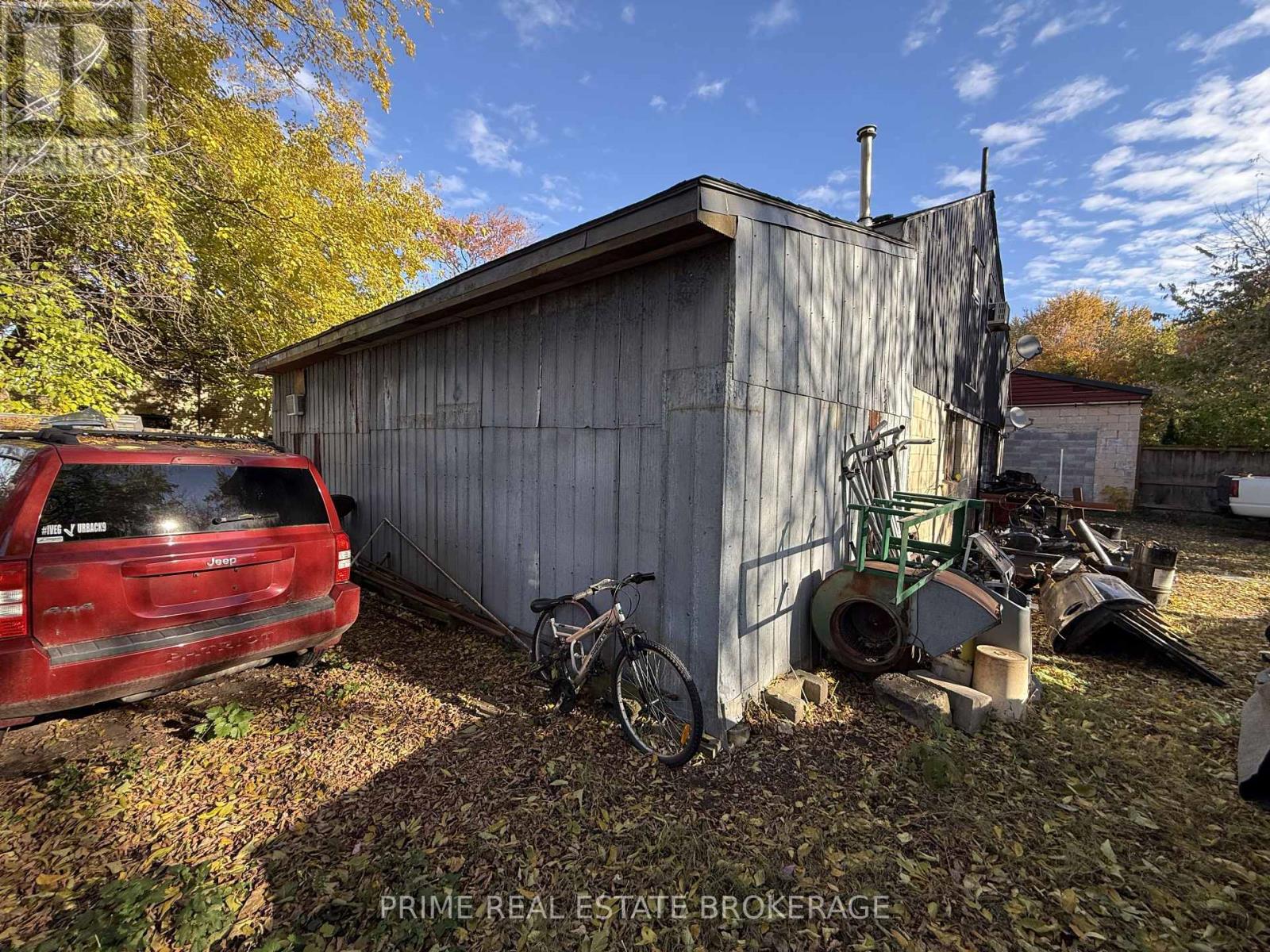 703 Central Avenue, London East, Ontario  N5W 3P9 - Photo 9 - X12540428