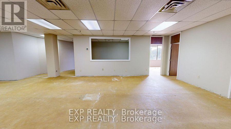 201 - 101 Cherryhill Boulevard, London North, Ontario  N6H 4S4 - Photo 7 - X12540504