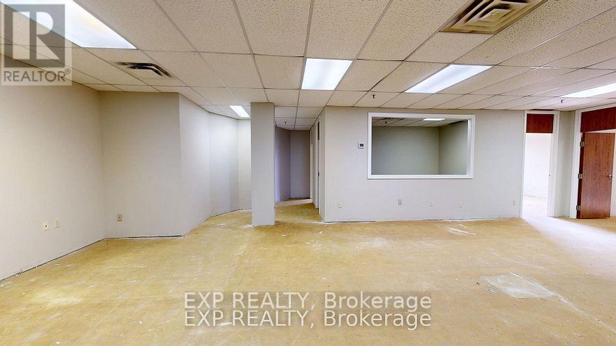 201 - 101 Cherryhill Boulevard, London North, Ontario  N6H 4S4 - Photo 8 - X12540504