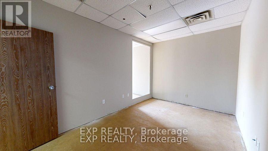 201 - 101 Cherryhill Boulevard, London North, Ontario  N6H 4S4 - Photo 9 - X12540504