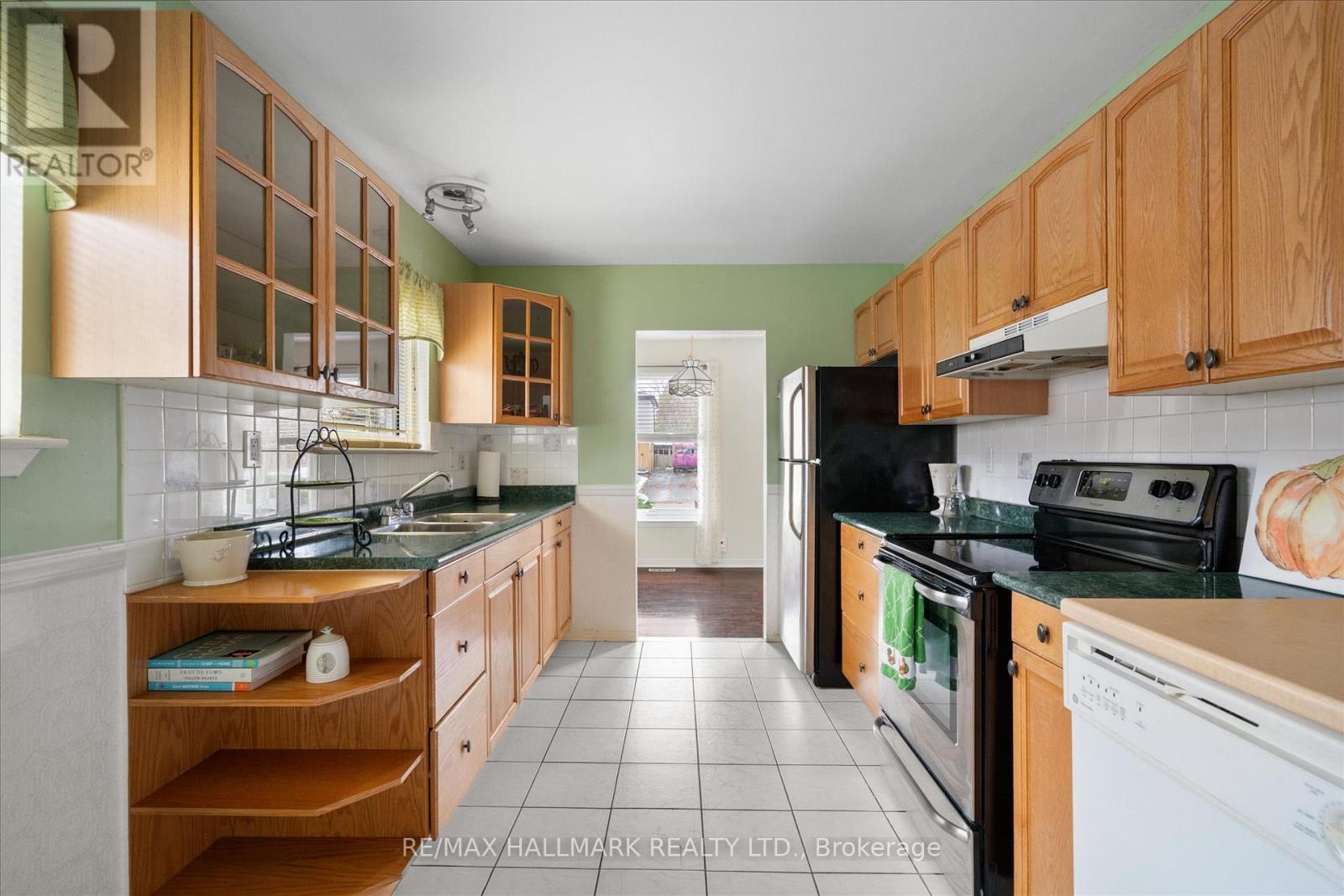 727 Kingfisher Drive, Pickering, Ontario  L1W 1X4 - Photo 16 - E12540116