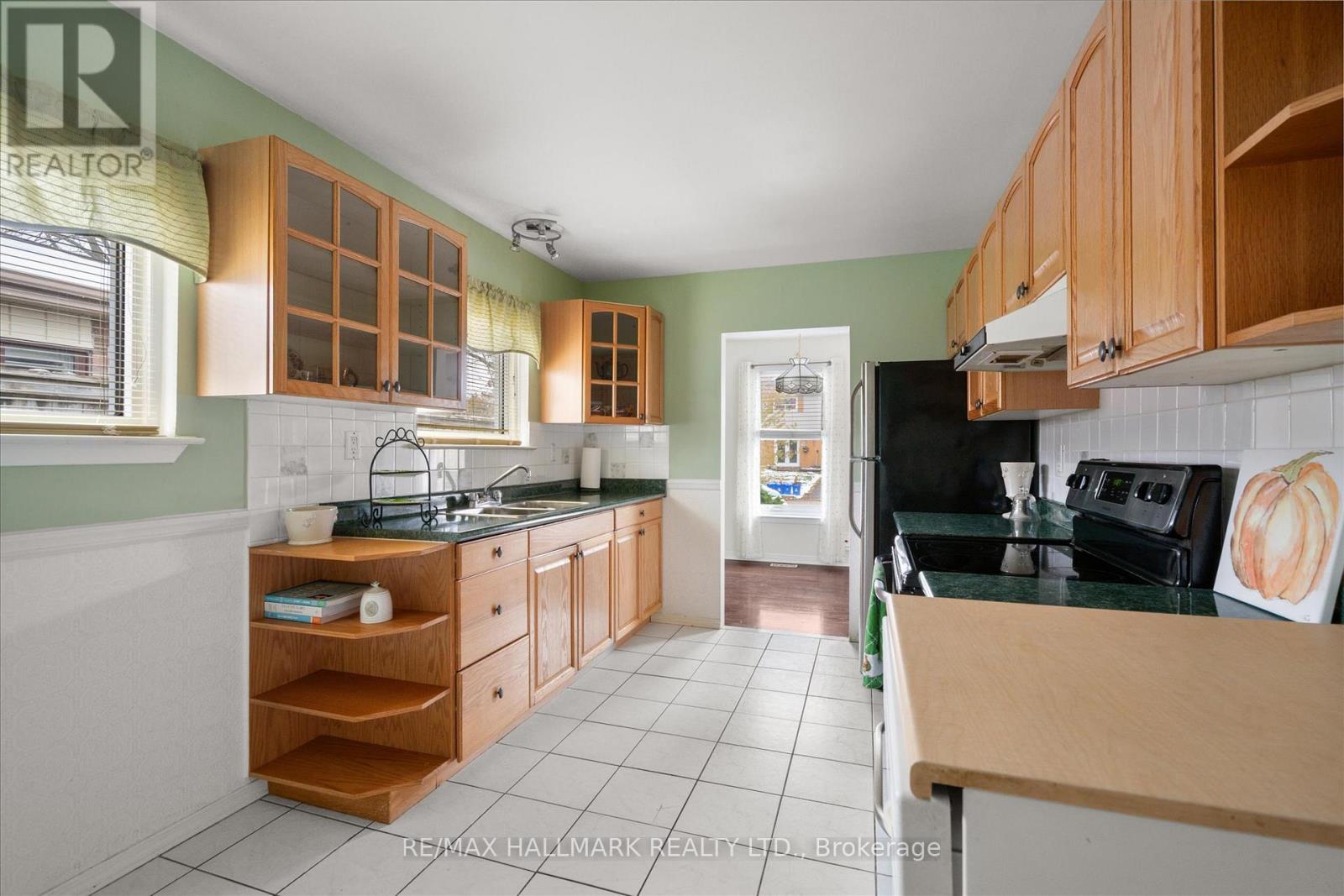 727 Kingfisher Drive, Pickering, Ontario  L1W 1X4 - Photo 17 - E12540116