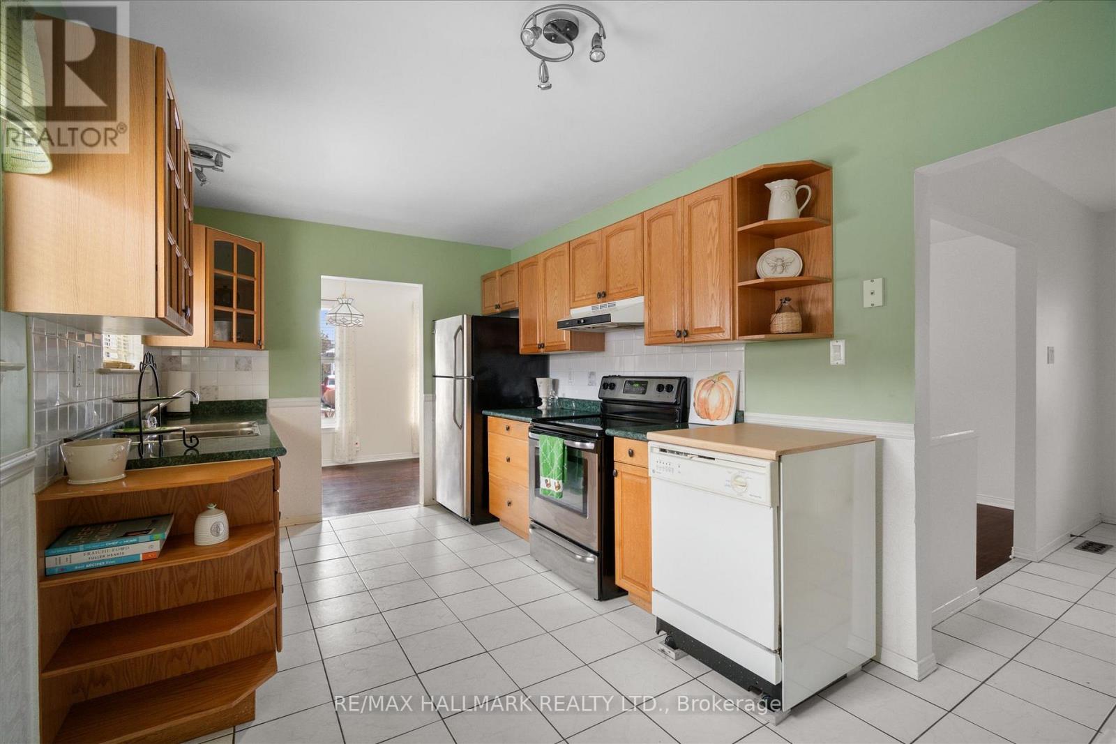 727 Kingfisher Drive, Pickering, Ontario  L1W 1X4 - Photo 18 - E12540116