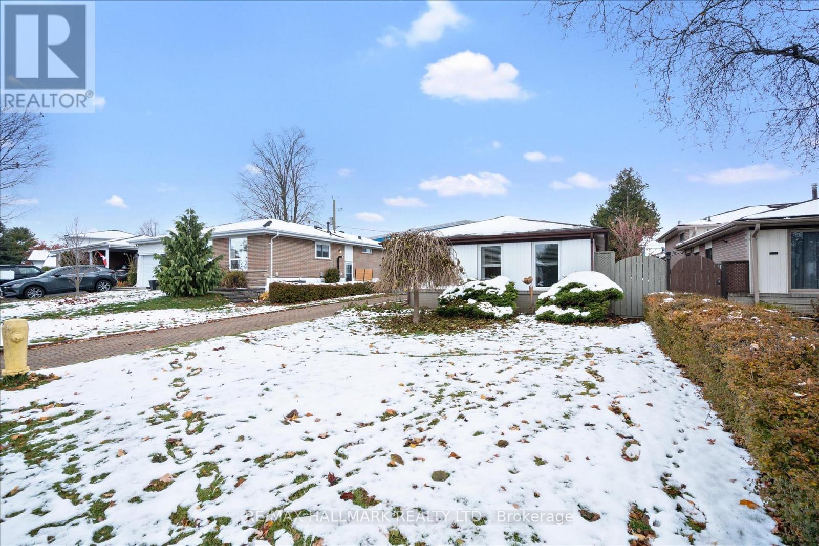 727 Kingfisher Drive, Pickering, Ontario  L1W 1X4 - Photo 2 - E12540116