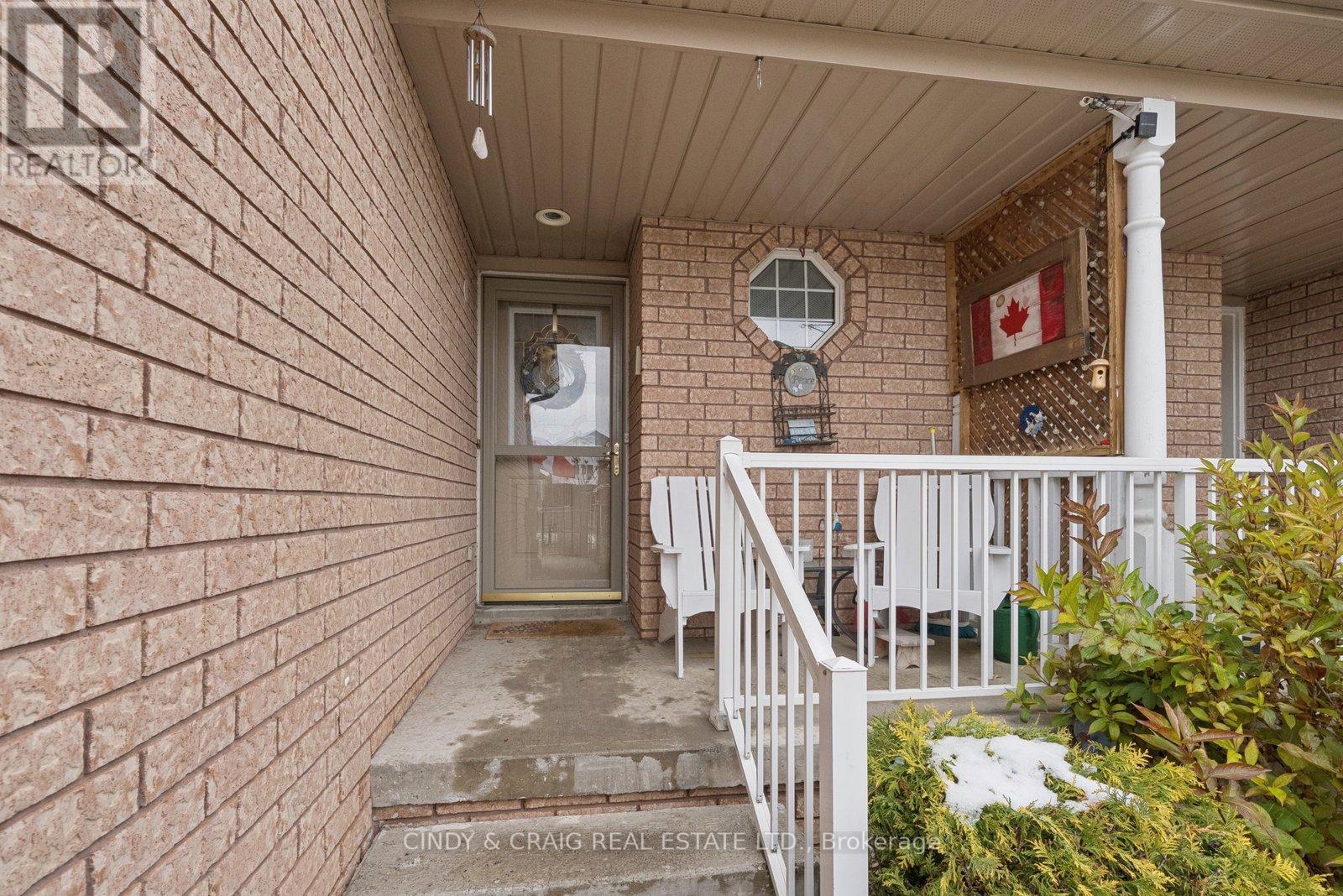 134 Richfield Square, Clarington, Ontario  L1E 3G3 - Photo 2 - E12540200