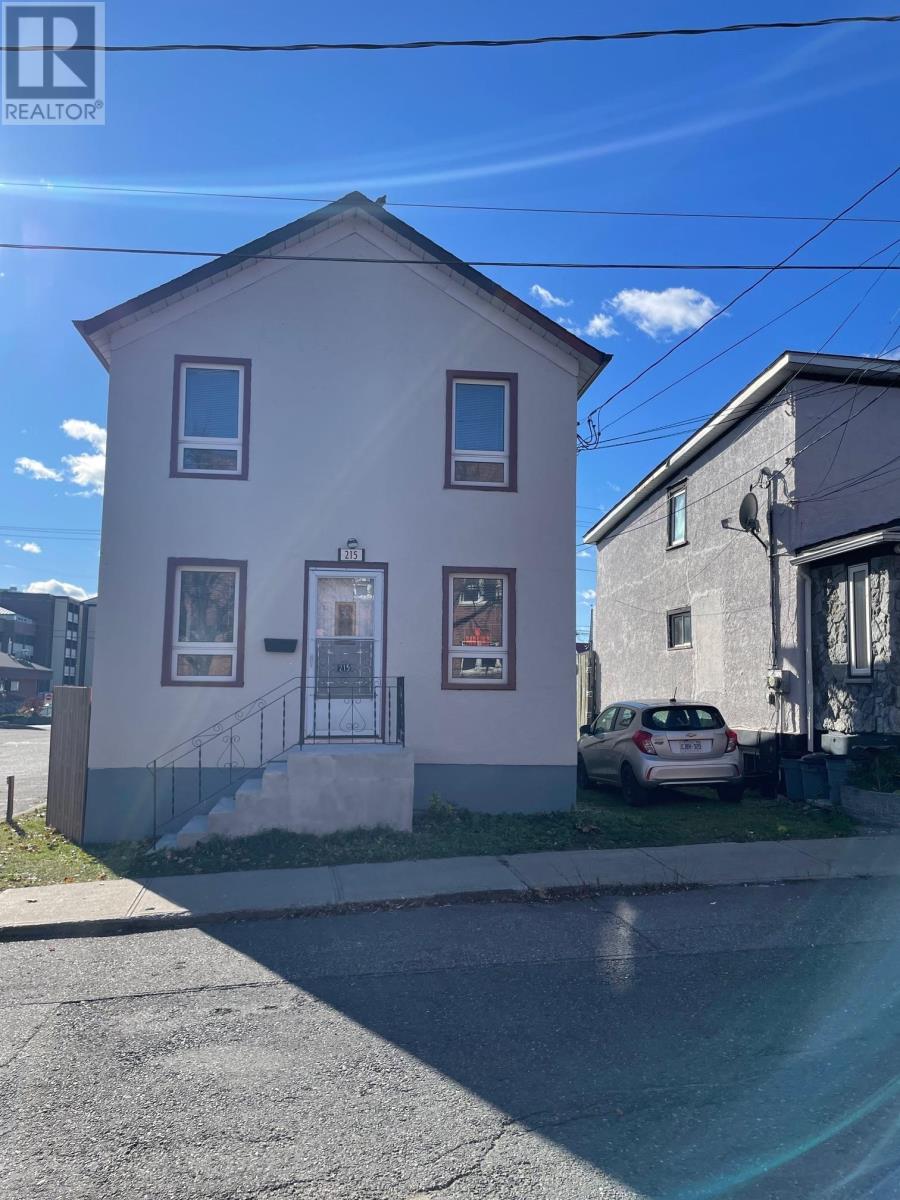 215 Ambrose ST, Thunder Bay, Ontario