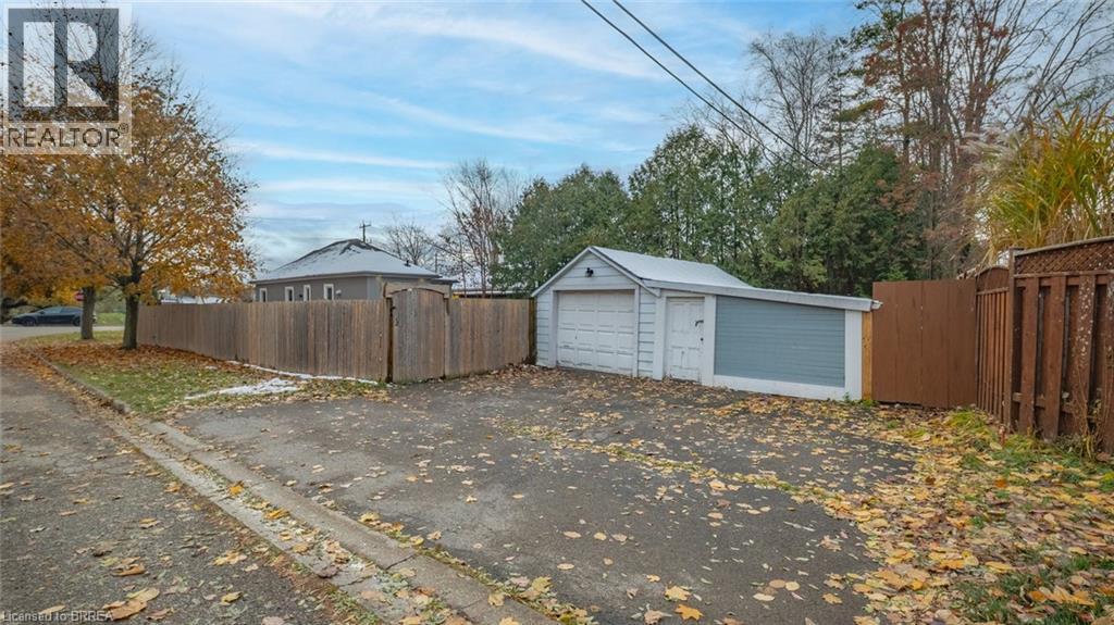 400 Wellington Street, Brantford, Ontario  N3S 4A9 - Photo 3 - 40786827