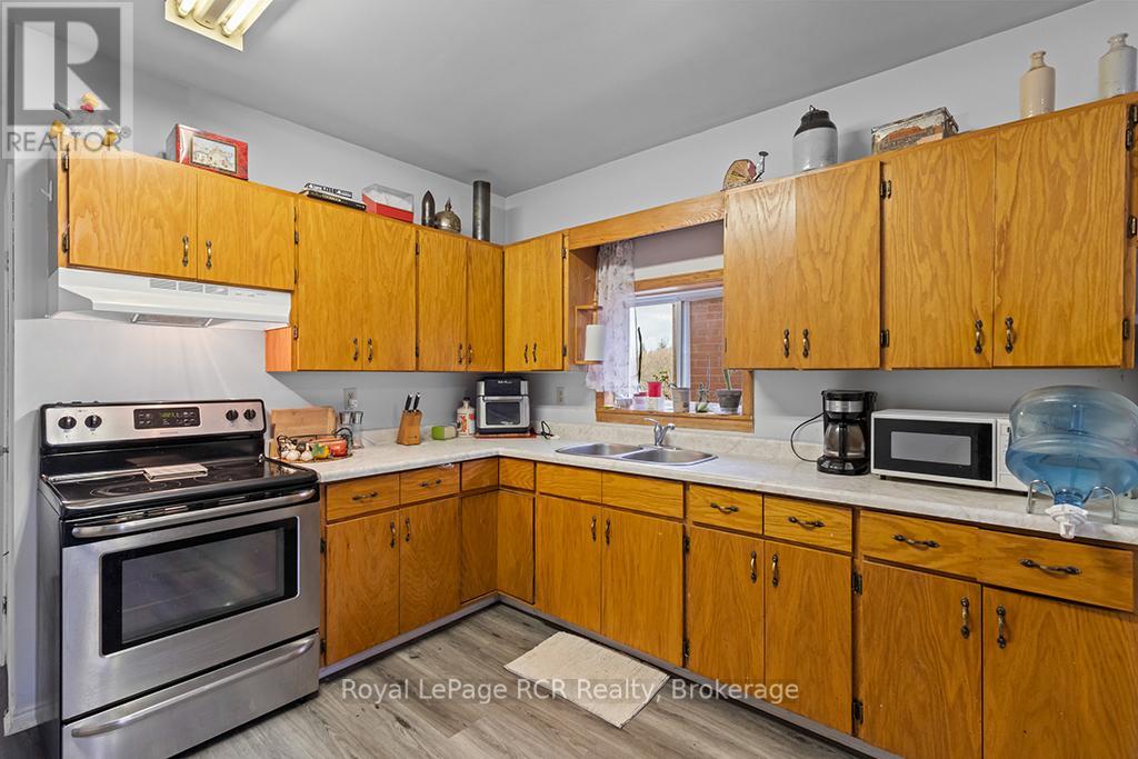 260/248 Garafraxa Street N, Chatsworth, Ontario N0H 1G0 - Photo 32 - X12508770