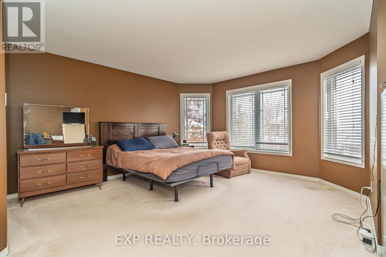 132 Grovemont Drive, Ottawa, Ontario  K2G 6Z9 - Photo 16 - X12540324