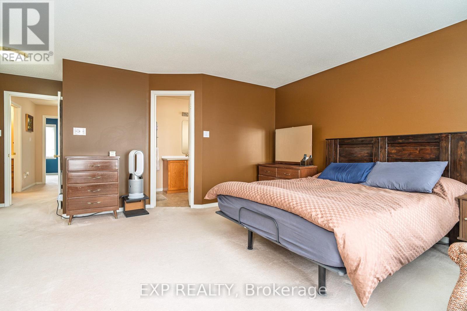 132 Grovemont Drive, Ottawa, Ontario  K2G 6Z9 - Photo 18 - X12540324