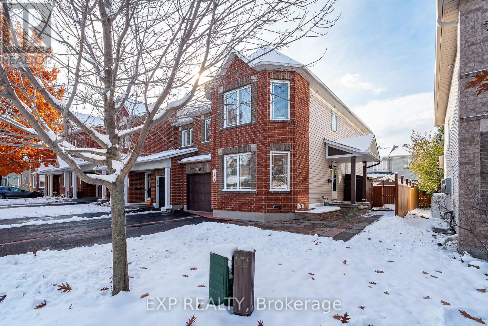 132 Grovemont Drive, Ottawa, Ontario  K2G 6Z9 - Photo 2 - X12540324