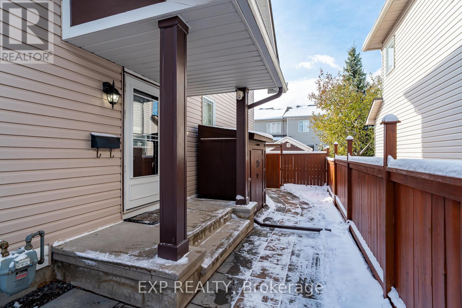 132 Grovemont Drive, Ottawa, Ontario  K2G 6Z9 - Photo 3 - X12540324