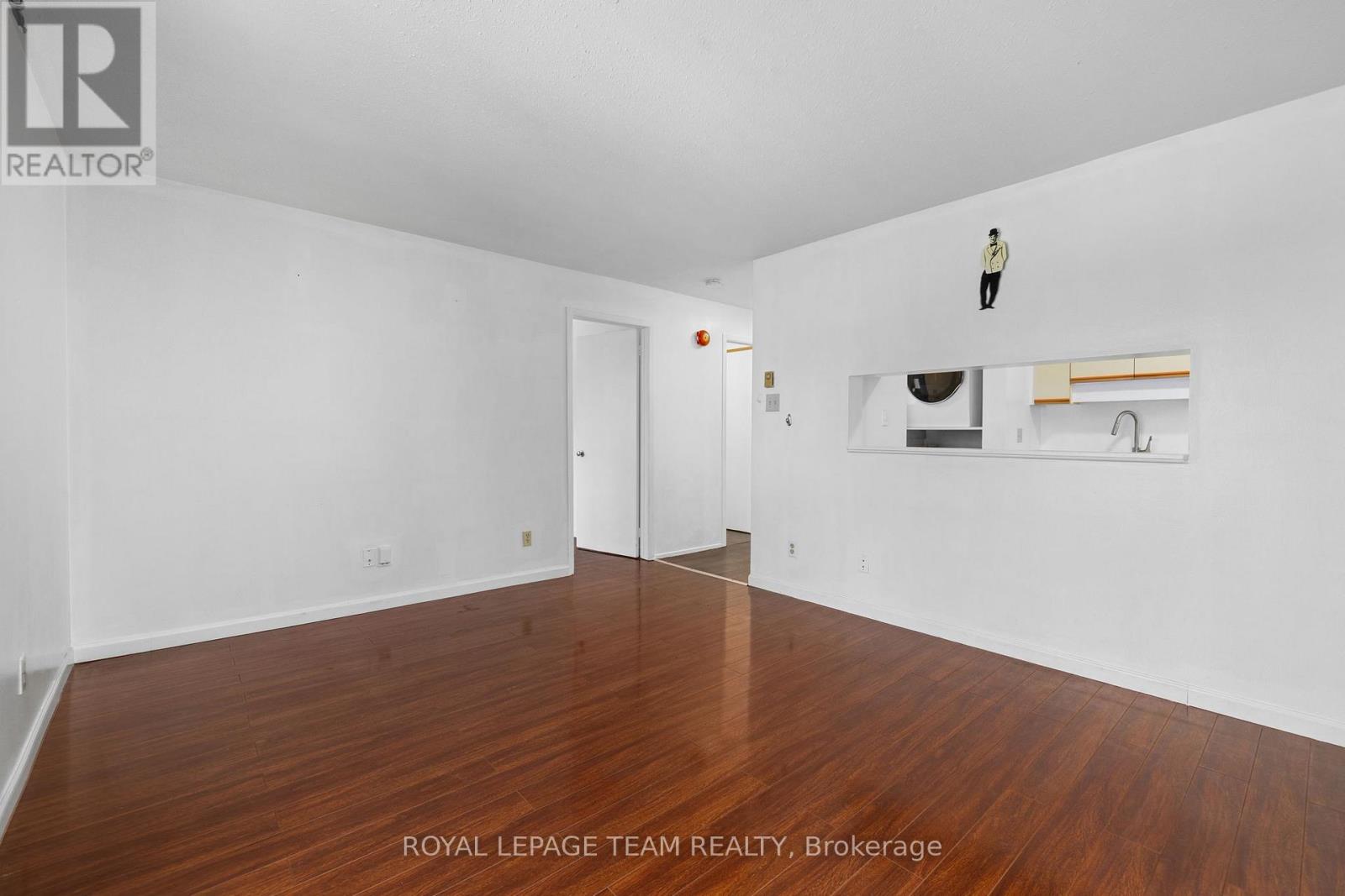 314 - 214 Viewmount Drive, Ottawa, Ontario K2E 7X3 - Photo 10 - X12540368