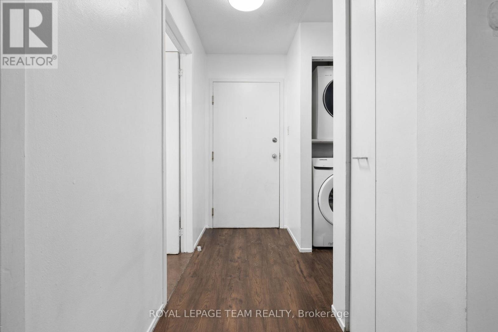 314 - 214 Viewmount Drive, Ottawa, Ontario K2E 7X3 - Photo 3 - X12540368