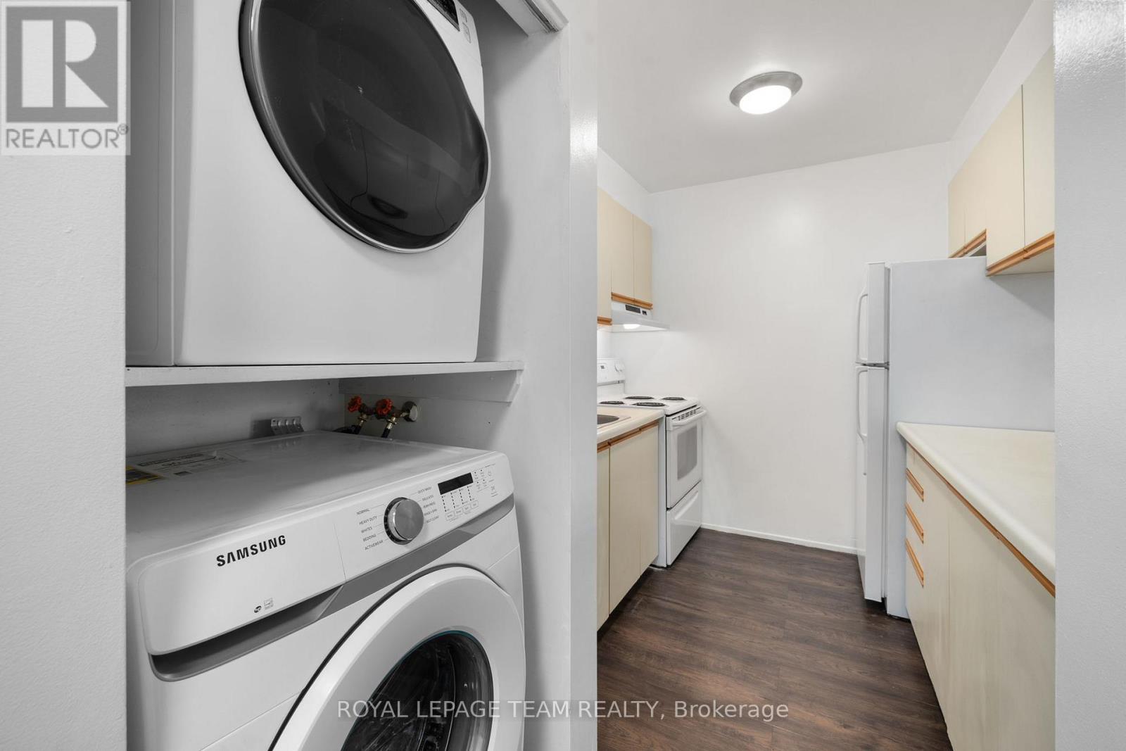 314 - 214 Viewmount Drive, Ottawa, Ontario K2E 7X3 - Photo 5 - X12540368