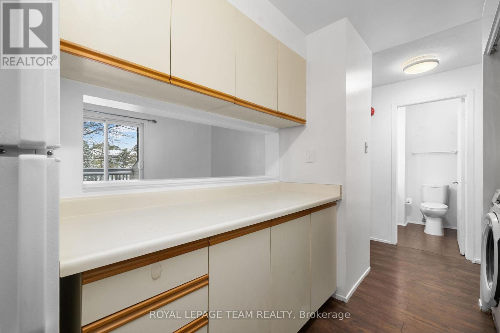 314 - 214 Viewmount Drive, Ottawa, Ontario K2E 7X3 - Photo 8 - X12540368