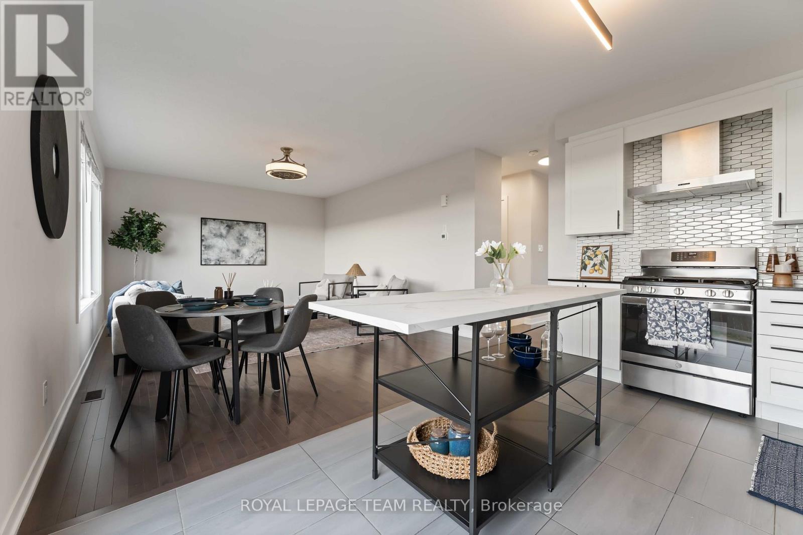 3040 Travertine Way, Ottawa, Ontario  K2J 6W9 - Photo 15 - X12540436