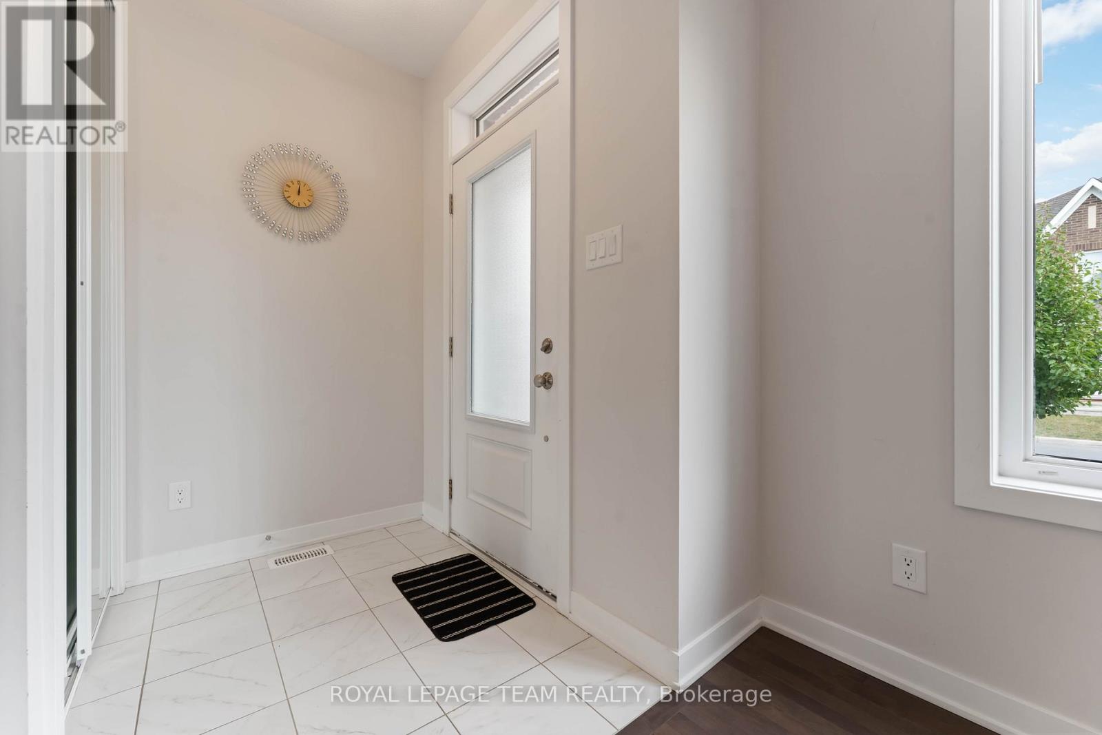 3040 Travertine Way, Ottawa, Ontario  K2J 6W9 - Photo 2 - X12540436