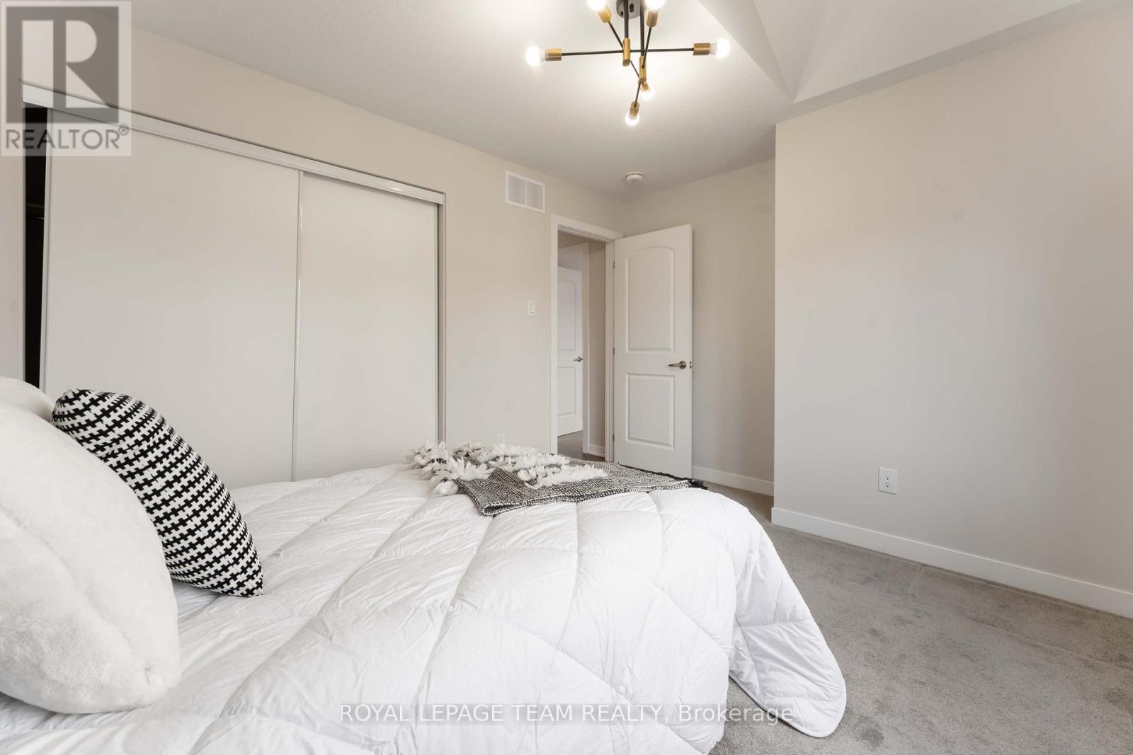 3040 Travertine Way, Ottawa, Ontario  K2J 6W9 - Photo 36 - X12540436