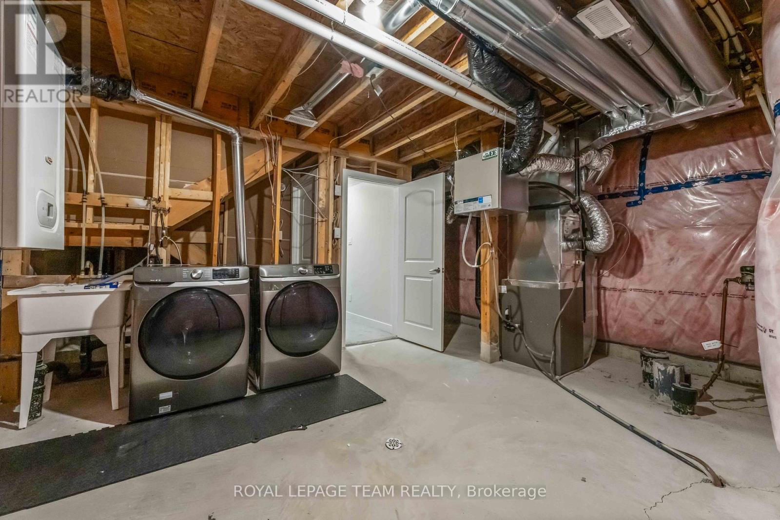 3040 Travertine Way, Ottawa, Ontario  K2J 6W9 - Photo 43 - X12540436