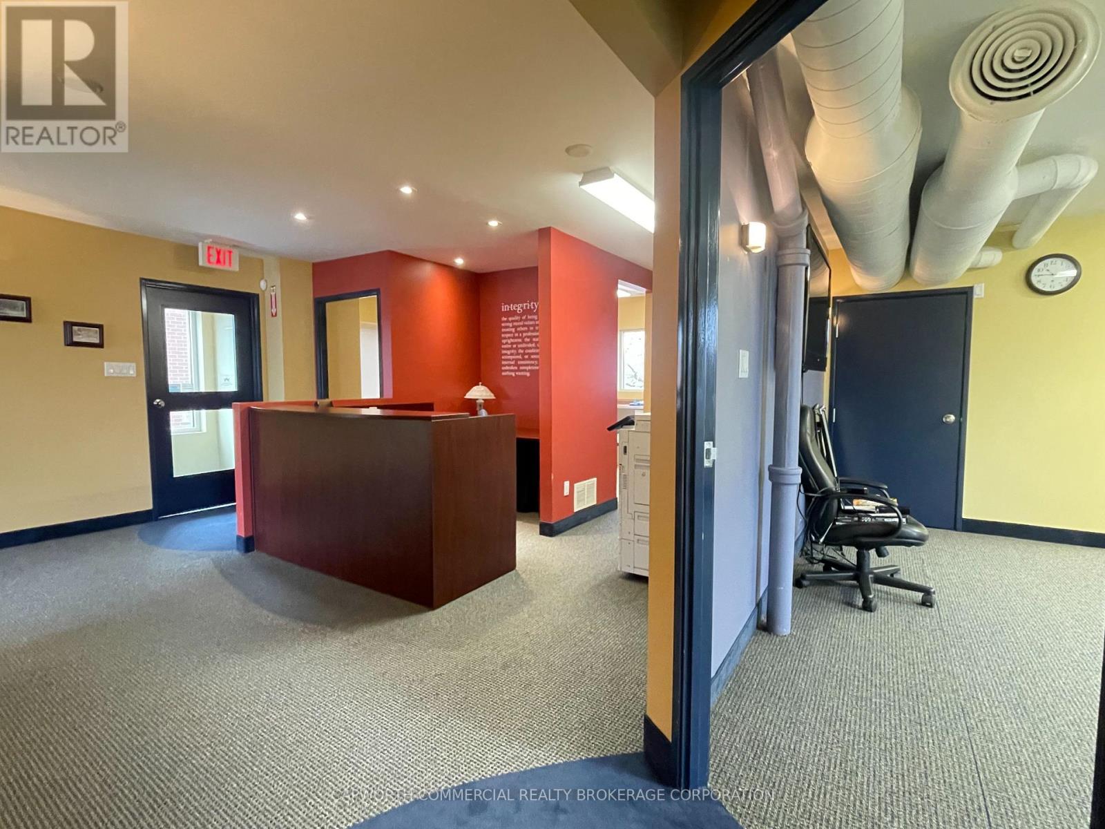 201 - 722 Pitt Street, Cornwall, Ontario K6J 3R9 - Photo 2 - X12540520