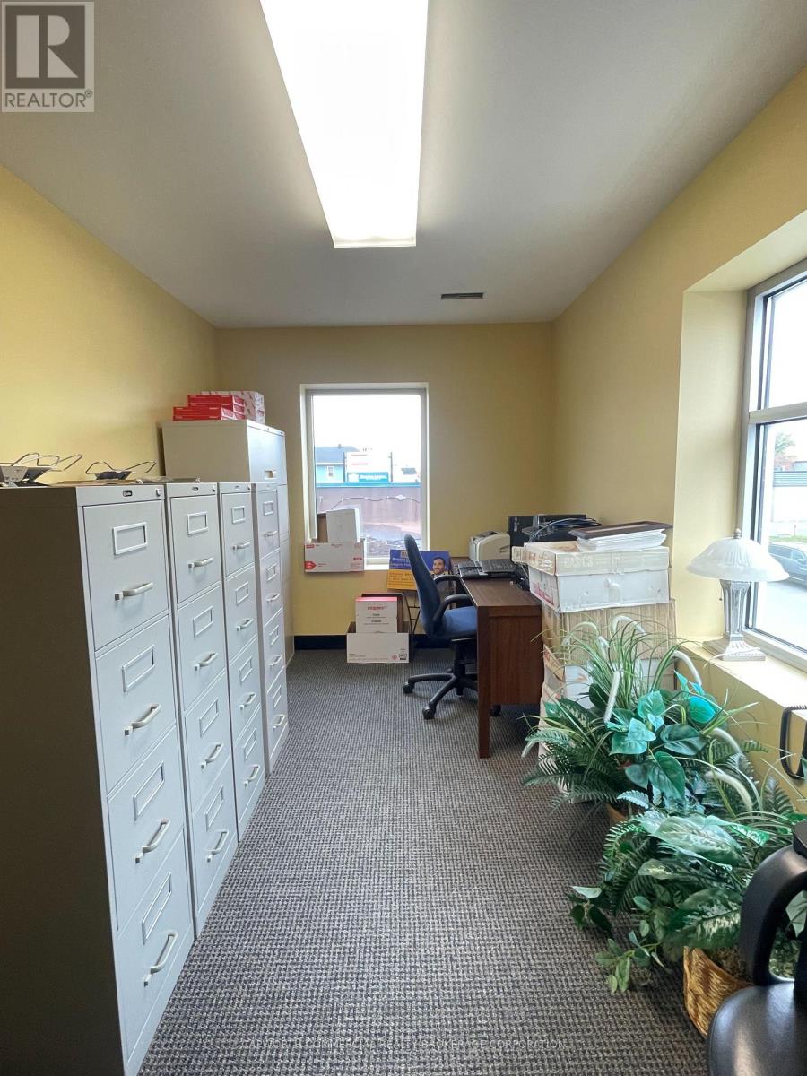 201 - 722 Pitt Street, Cornwall, Ontario K6J 3R9 - Photo 6 - X12540520